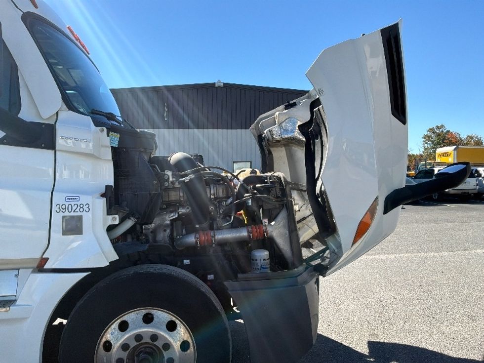 Sleeper Tractor-Heavy Duty Tractors-Freightliner-2021-T12664ST-Pottsville-PA-402,758\n\t\tmiles-$ 78,750 - Image 20
