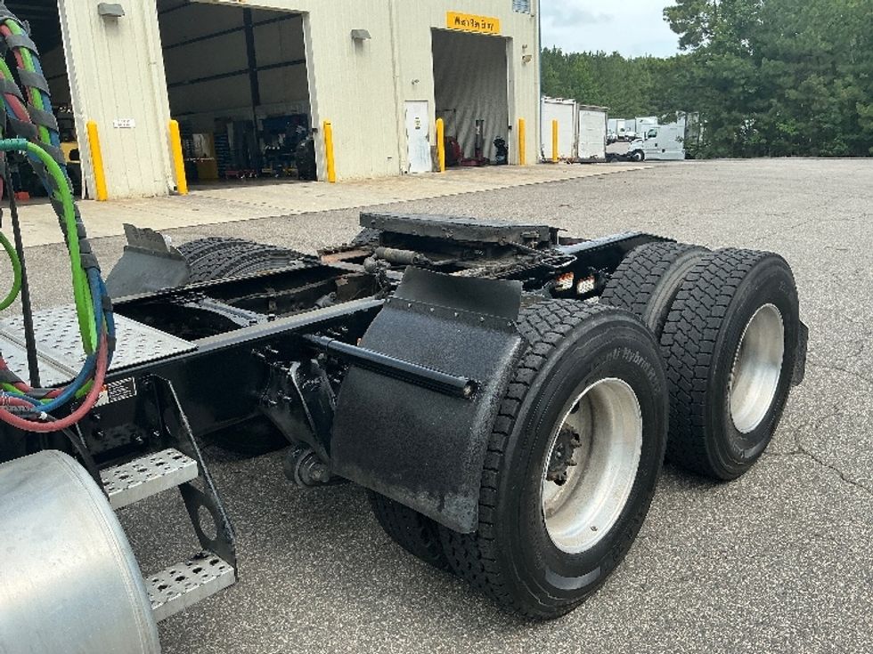 Sleeper Tractor-Heavy Duty Tractors-Freightliner-2021-T12664ST-Prince George-VA-416,880\n\t\tmiles-$ 79,500 - Image 23