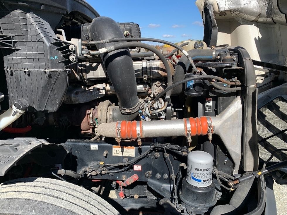 Sleeper Tractor-Heavy Duty Tractors-Freightliner-2021-T12664ST-Prince George-VA-454,835\n\t\tmiles-$ 69,500 - Image 20