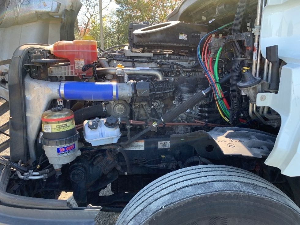 Sleeper Tractor-Heavy Duty Tractors-Freightliner-2021-T12664ST-Prince George-VA-454,835\n\t\tmiles-$ 69,500 - Image 21