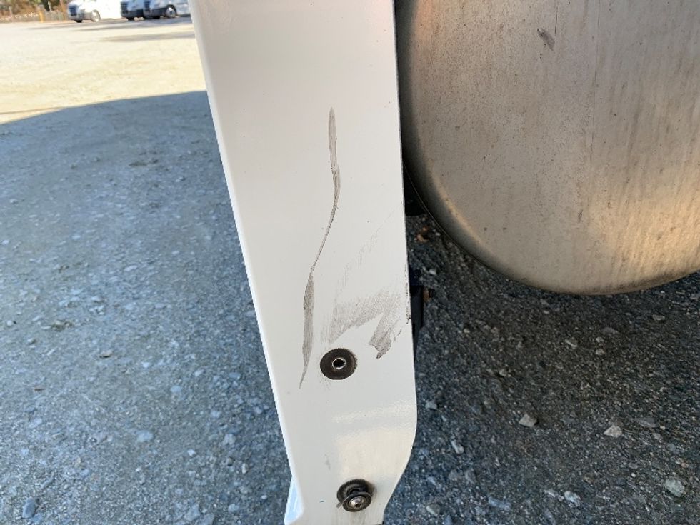 Sleeper Tractor-Heavy Duty Tractors-Freightliner-2021-T12664ST-Prince George-VA-454,835\n\t\tmiles-$ 69,500 - Image 24