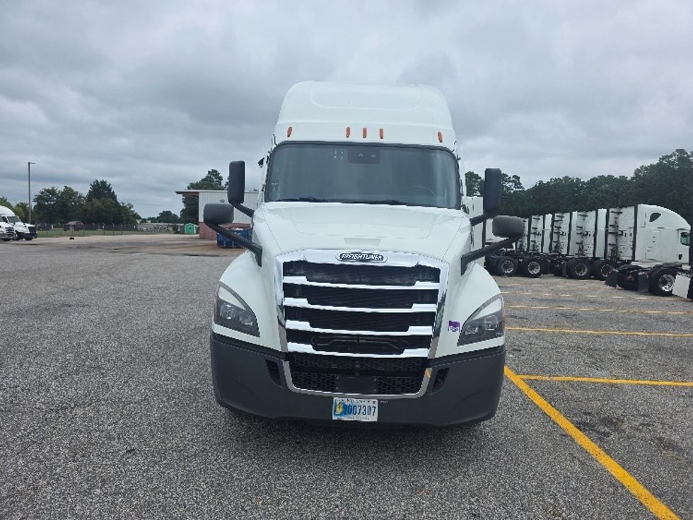 Sleeper Tractor-Heavy Duty Tractors-Freightliner-2021-T12664ST-Prince George-VA-478,131\n\t\tmiles-$ 68,250 - Image 2