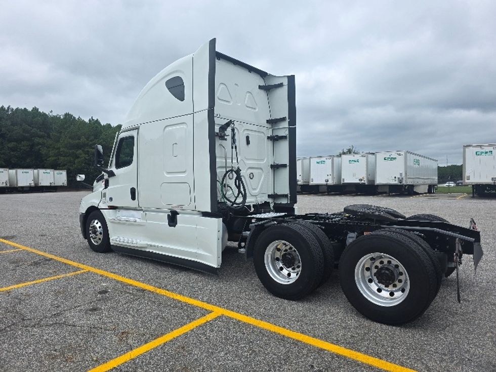 Sleeper Tractor-Heavy Duty Tractors-Freightliner-2021-T12664ST-Prince George-VA-478,131\n\t\tmiles-$ 68,250 - Image 5