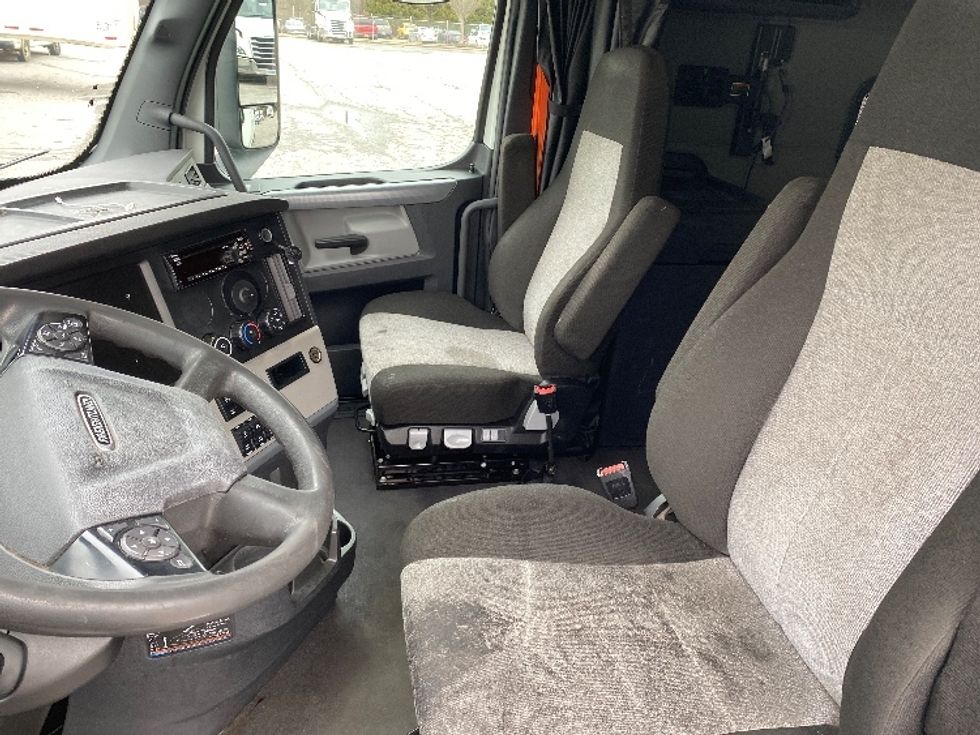 Sleeper Tractor-Heavy Duty Tractors-Freightliner-2021-T12664ST-Prince George-VA-520,875\n\t\tmiles-$ 60,750 - Image 10