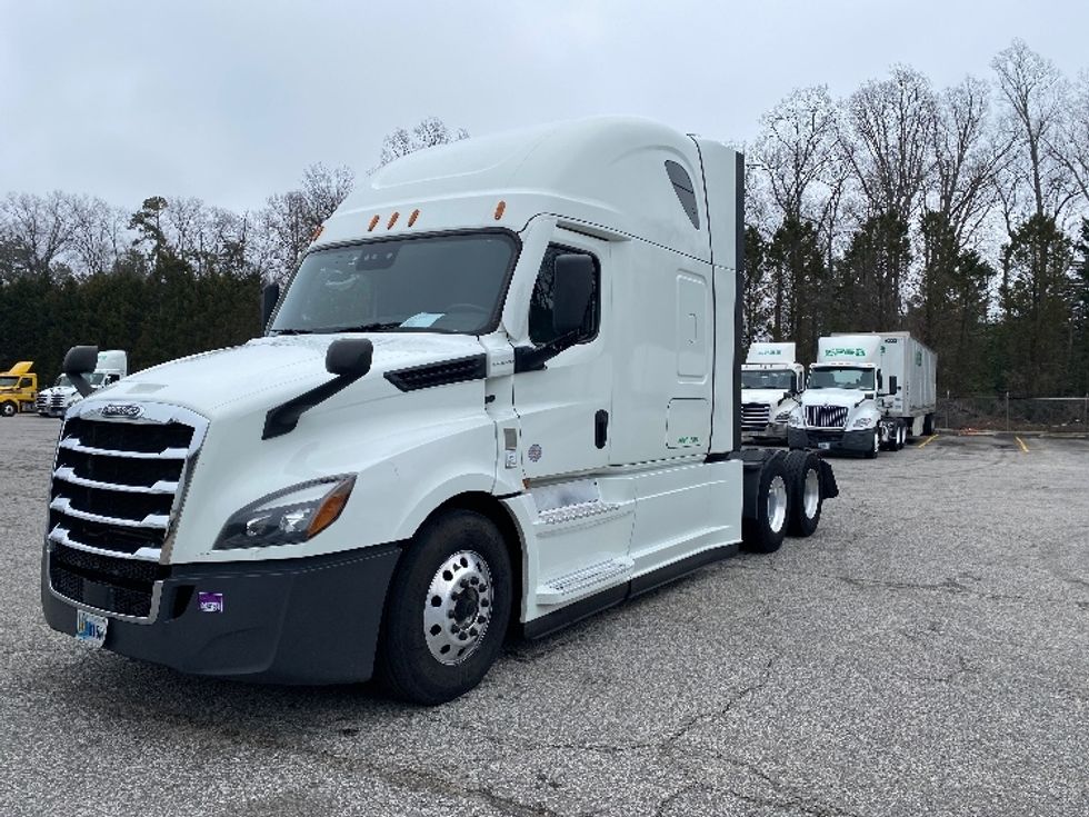 Sleeper Tractor-Heavy Duty Tractors-Freightliner-2021-T12664ST-Prince George-VA-520,875\n\t\tmiles-$ 60,750 - Image 3