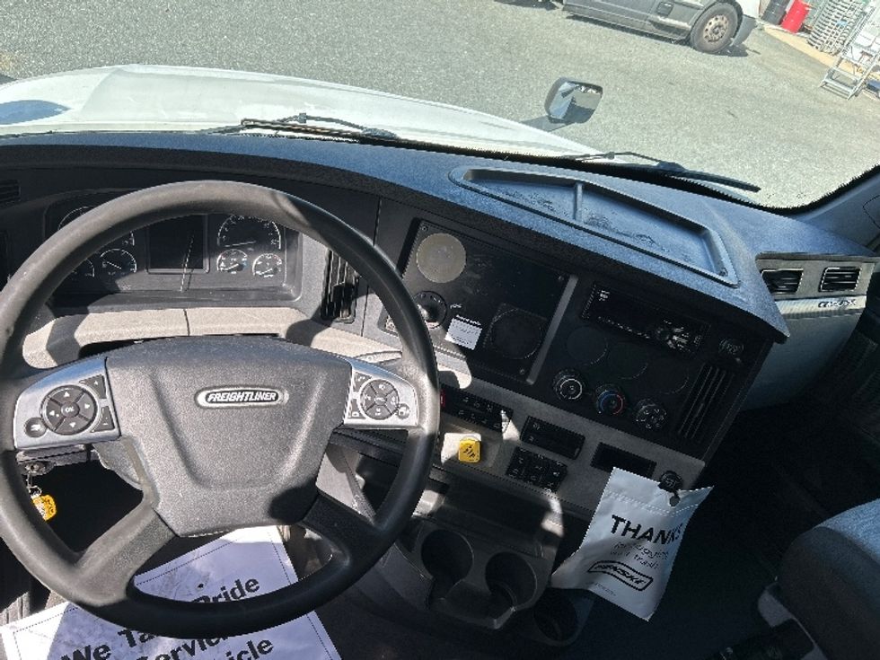 Sleeper Tractor-Heavy Duty Tractors-Freightliner-2021-T12664ST-Prince George-VA-576,938\n\t\tmiles-$ 57,250 - Image 11