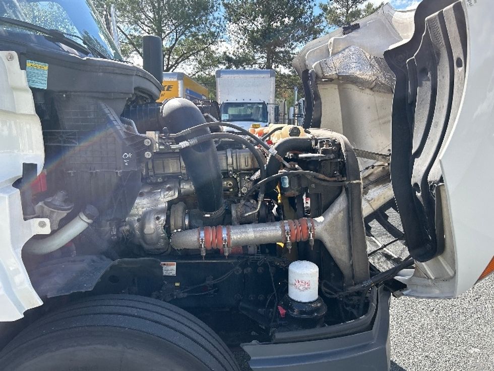 Sleeper Tractor-Heavy Duty Tractors-Freightliner-2021-T12664ST-Prince George-VA-576,938\n\t\tmiles-$ 57,250 - Image 20