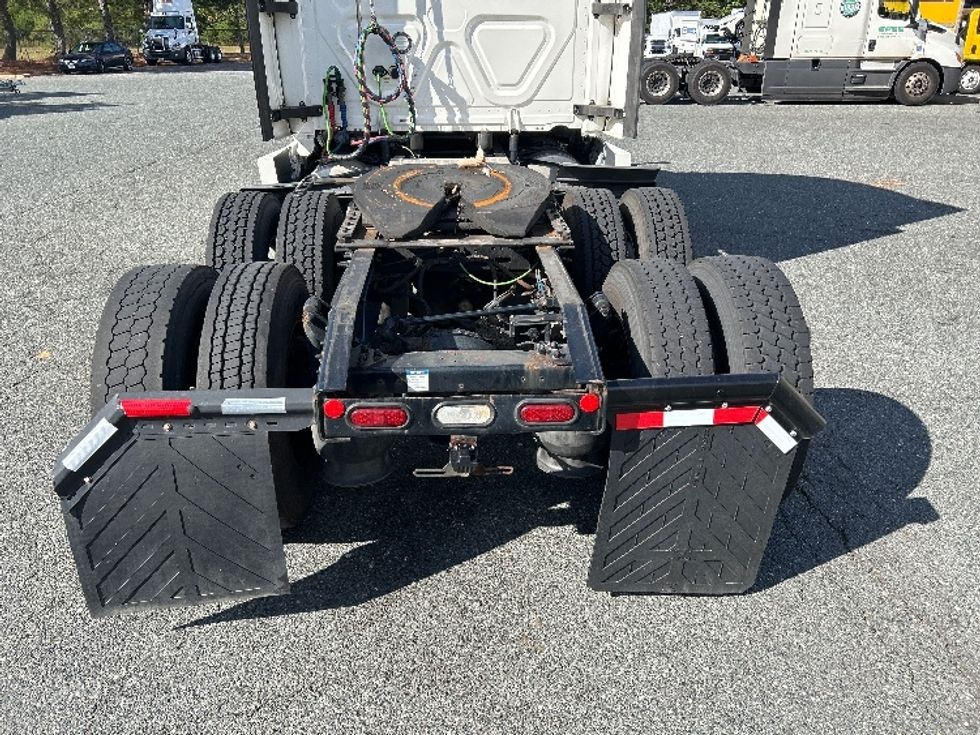 Sleeper Tractor-Heavy Duty Tractors-Freightliner-2021-T12664ST-Prince George-VA-576,938\n\t\tmiles-$ 57,250 - Image 6