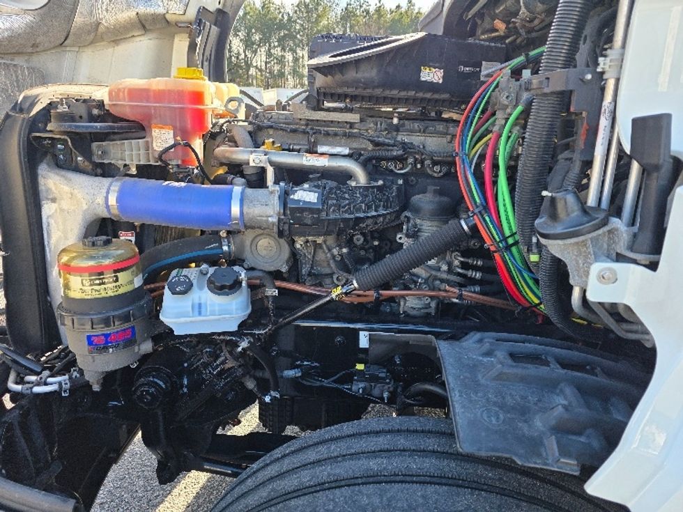 Sleeper Tractor-Heavy Duty Tractors-Freightliner-2021-T12664ST-Prince George-VA-619,474\n\t\tmiles-$ 53,500 - Image 21