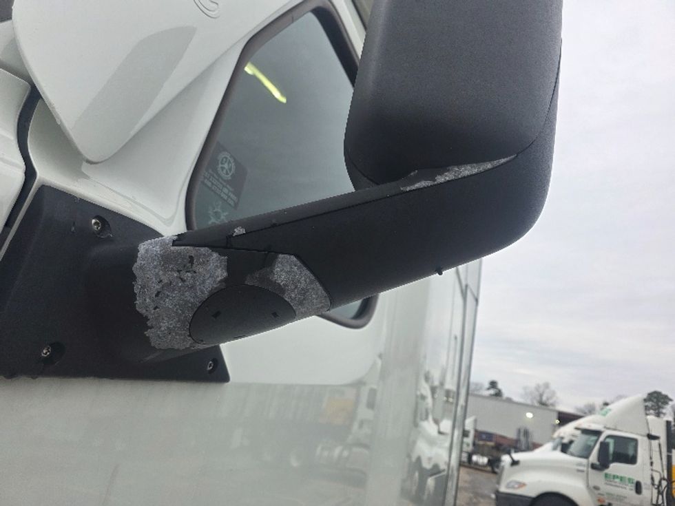 Sleeper Tractor-Heavy Duty Tractors-Freightliner-2021-T12664ST-Prince George-VA-619,474\n\t\tmiles-$ 53,500 - Image 22