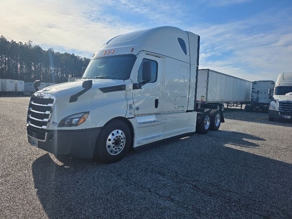 Sleeper Tractor-Heavy Duty Tractors-Freightliner-2021-T12664ST-Prince George-VA-619,474\n\t\tmiles-$ 53,500 - Image 3