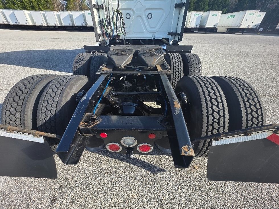 Sleeper Tractor-Heavy Duty Tractors-Freightliner-2021-T12664ST-Prince George-VA-619,474\n\t\tmiles-$ 53,500 - Image 6