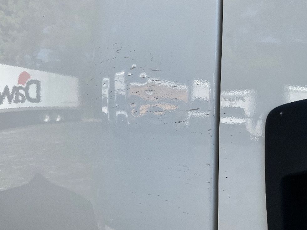 Sleeper Tractor-Heavy Duty Tractors-Freightliner-2021-T12664ST-Raleigh-NC-528,749\n\t\tmiles-$ 62,500 - Image 22