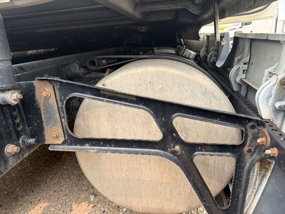 Sleeper Tractor-Heavy Duty Tractors-Freightliner-2021-T12664ST-Reading-PA-688,575\n\t\tmiles-$ 53,500 - Image 24