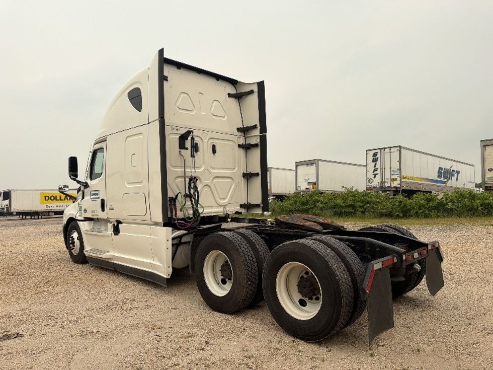 Sleeper Tractor-Heavy Duty Tractors-Freightliner-2021-T12664ST-Reading-PA-688,575\n\t\tmiles-$ 53,500 - Image 5