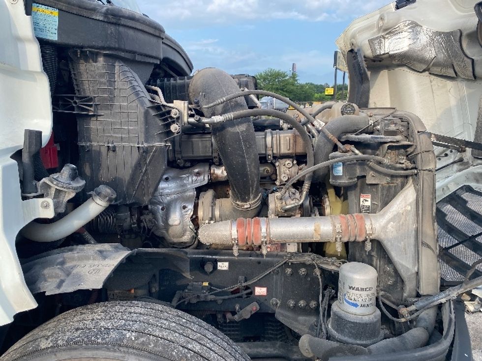 Sleeper Tractor-Heavy Duty Tractors-Freightliner-2021-T12664ST-Resaca-GA-439,053\n\t\tmiles-$ 74,500 - Image 20