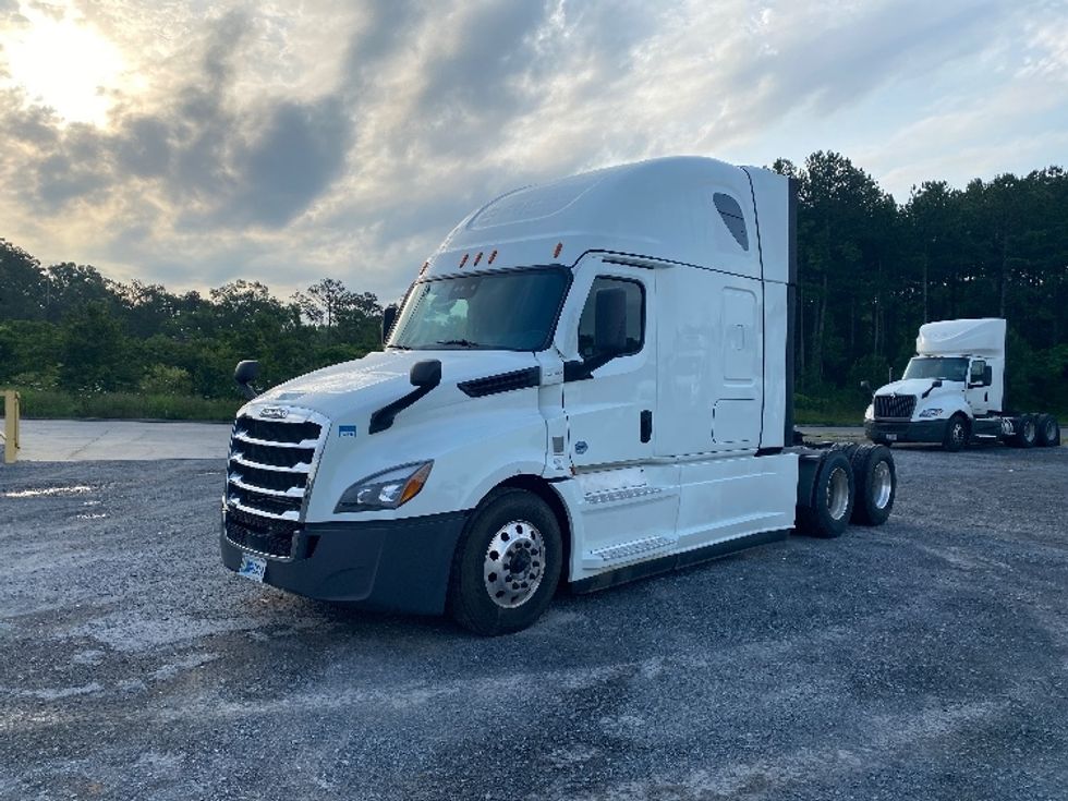 Sleeper Tractor-Heavy Duty Tractors-Freightliner-2021-T12664ST-Resaca-GA-439,053\n\t\tmiles-$ 74,500 - Image 3