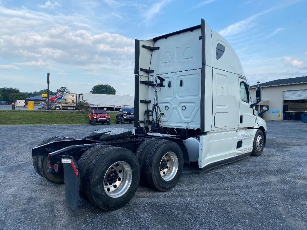 Sleeper Tractor-Heavy Duty Tractors-Freightliner-2021-T12664ST-Resaca-GA-439,053\n\t\tmiles-$ 74,500 - Image 7