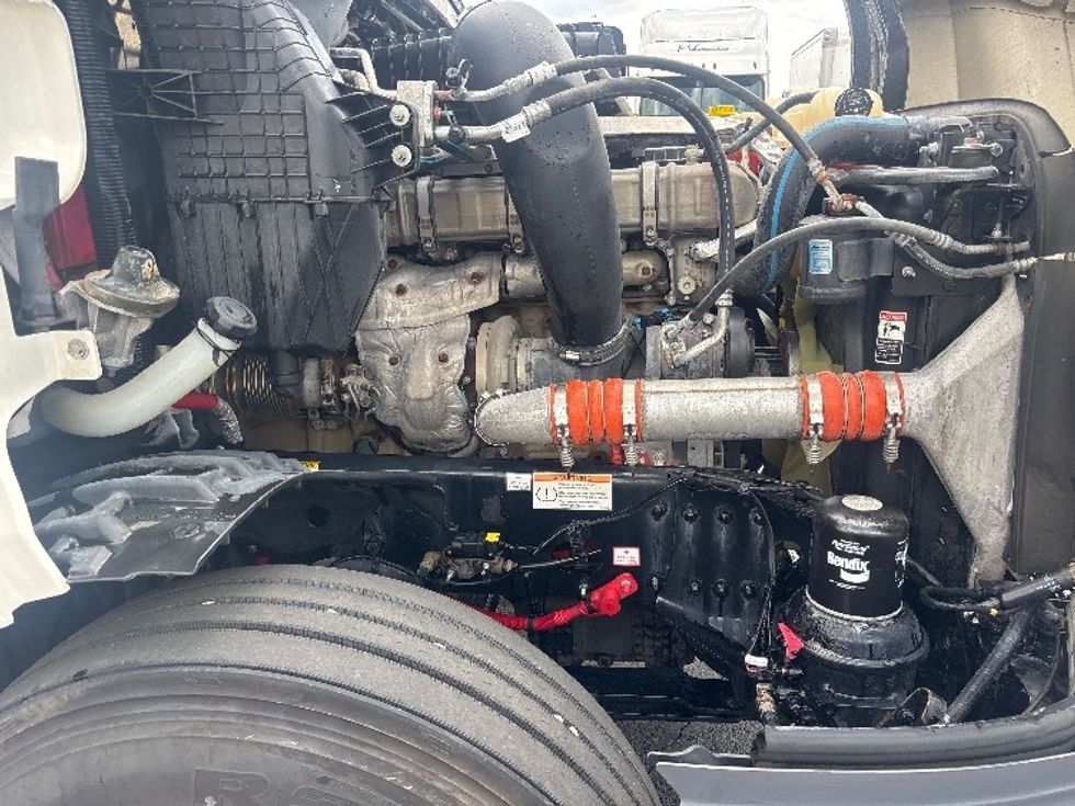 Sleeper Tractor-Heavy Duty Tractors-Freightliner-2021-T12664ST-Richmond-IN-711,432\n\t\tmiles-$ 40,750 - Image 20