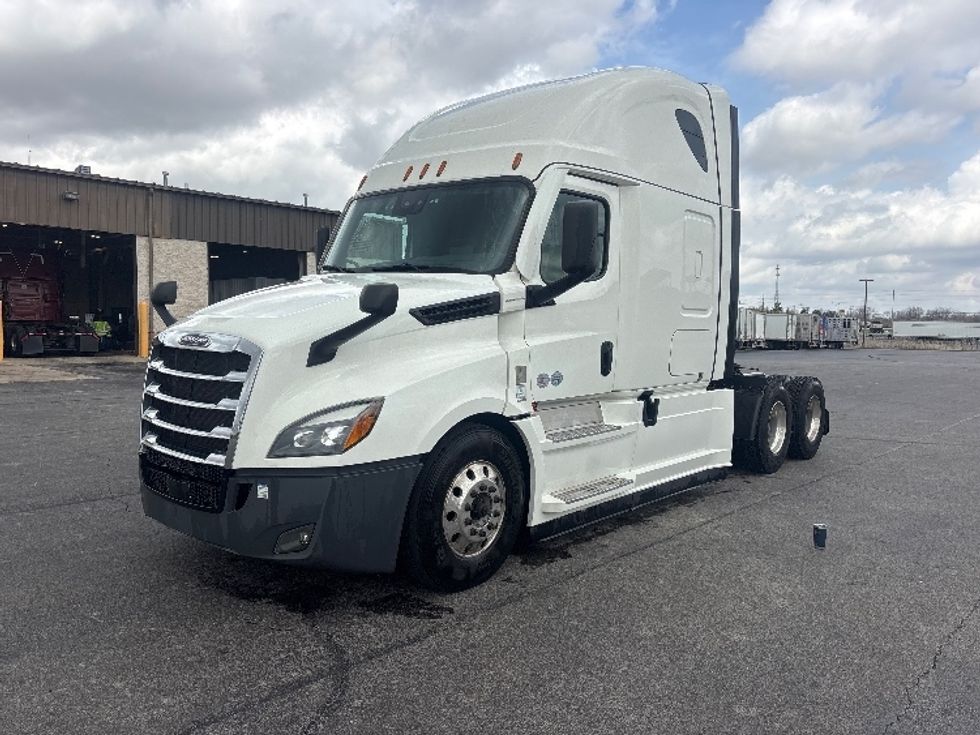 Sleeper Tractor-Heavy Duty Tractors-Freightliner-2021-T12664ST-Richmond-IN-711,432\n\t\tmiles-$ 40,750 - Image 3