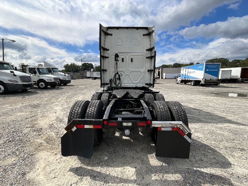 Sleeper Tractor-Heavy Duty Tractors-Freightliner-2021-T12664ST-Richmond-VA-495,192\n\t\tmiles-$ 64,500 - Image 6