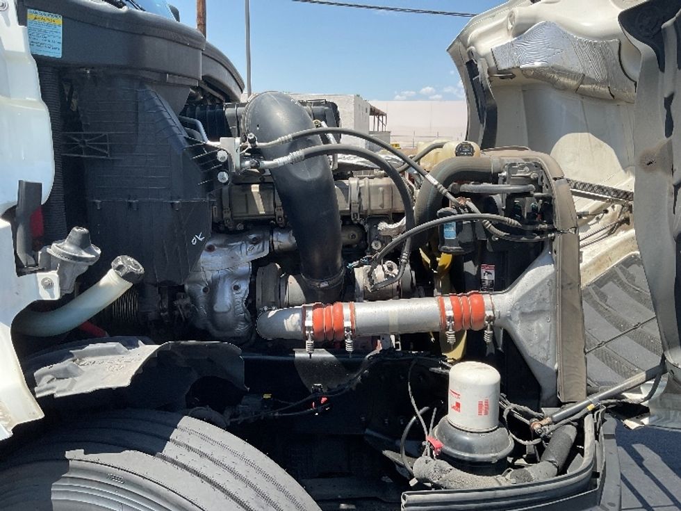 Sleeper Tractor-Heavy Duty Tractors-Freightliner-2021-T12664ST-Riviera Beach-FL-545,044\n\t\tmiles-$ 59,500 - Image 19