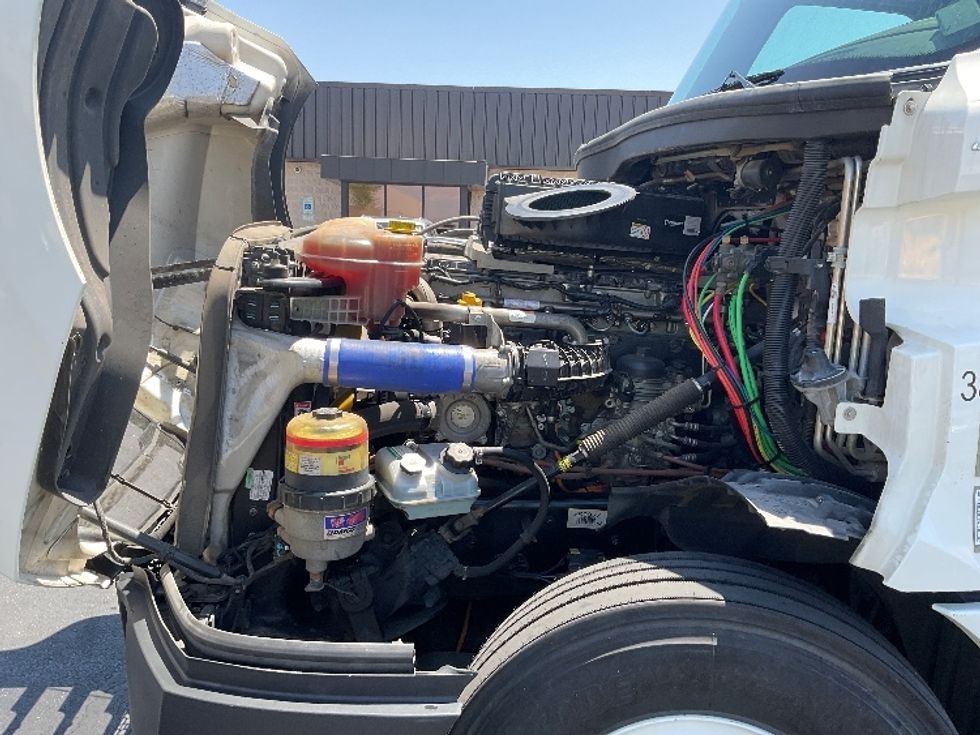 Sleeper Tractor-Heavy Duty Tractors-Freightliner-2021-T12664ST-Riviera Beach-FL-545,044\n\t\tmiles-$ 59,500 - Image 20