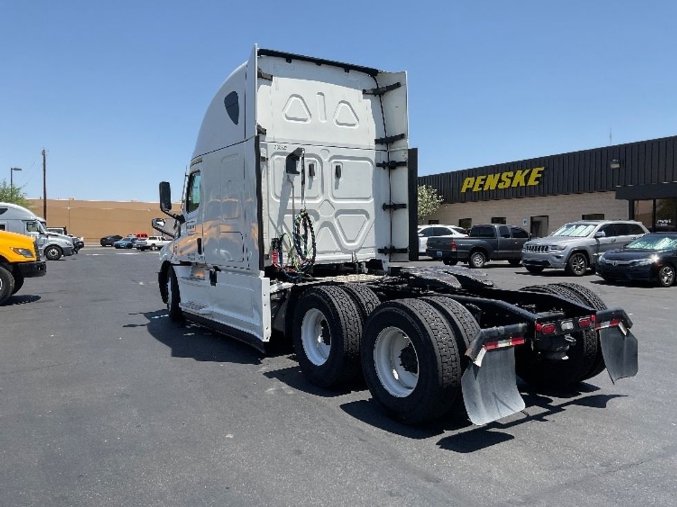 Sleeper Tractor-Heavy Duty Tractors-Freightliner-2021-T12664ST-Riviera Beach-FL-545,044\n\t\tmiles-$ 59,500 - Image 5