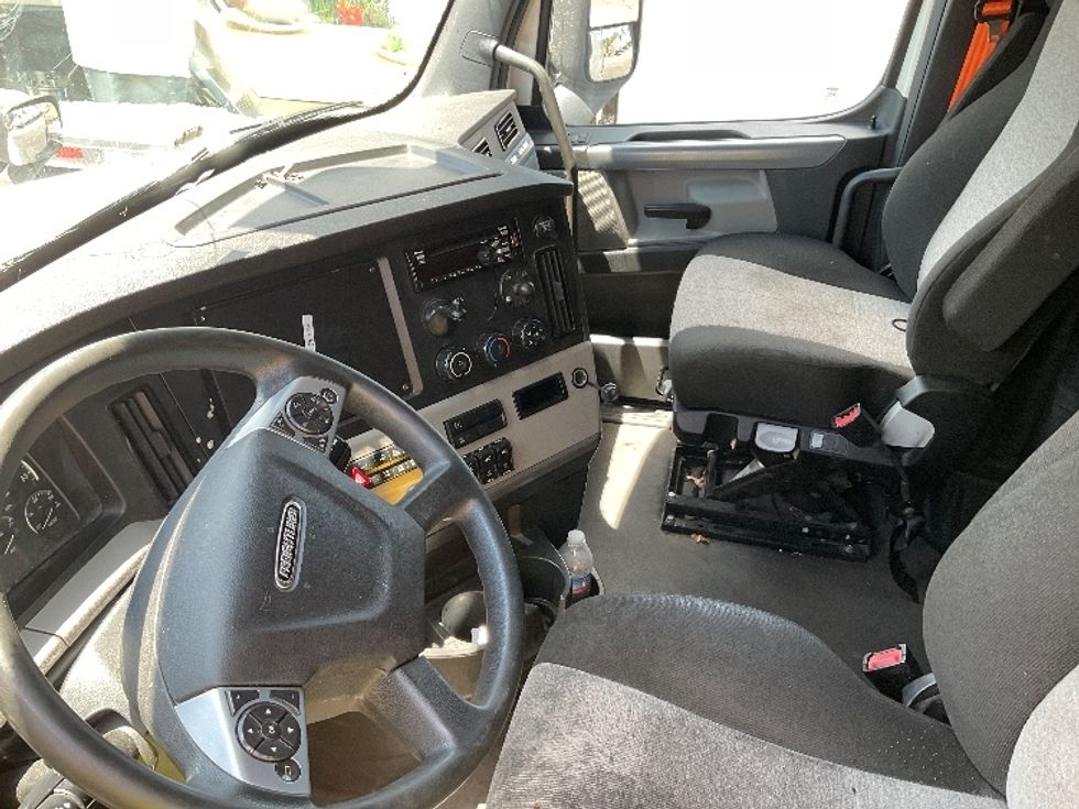 Sleeper Tractor-Heavy Duty Tractors-Freightliner-2021-T12664ST-Rochester-NY-434,210\n\t\tmiles-$ 71,000 - Image 10