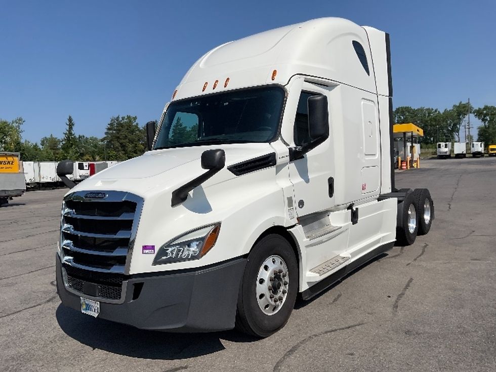 Sleeper Tractor-Heavy Duty Tractors-Freightliner-2021-T12664ST-Rochester-NY-434,210\n\t\tmiles-$ 71,000 - Image 3