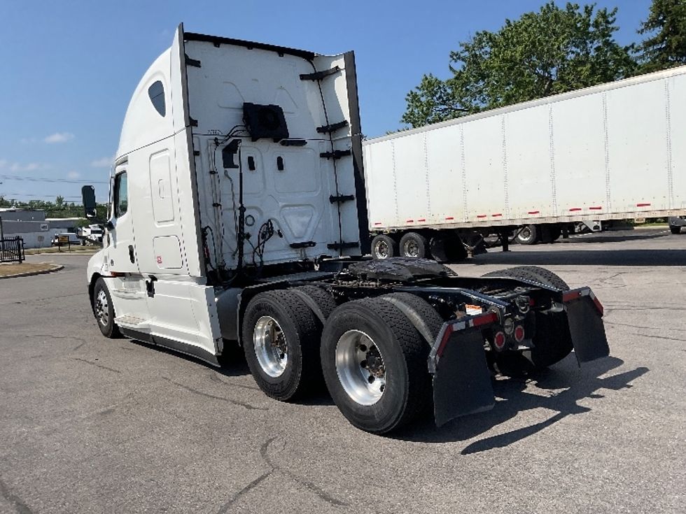 Sleeper Tractor-Heavy Duty Tractors-Freightliner-2021-T12664ST-Rochester-NY-434,210\n\t\tmiles-$ 71,000 - Image 5