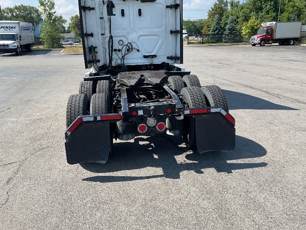 Sleeper Tractor-Heavy Duty Tractors-Freightliner-2021-T12664ST-Rochester-NY-486,194\n\t\tmiles-$ 65,500 - Image 6