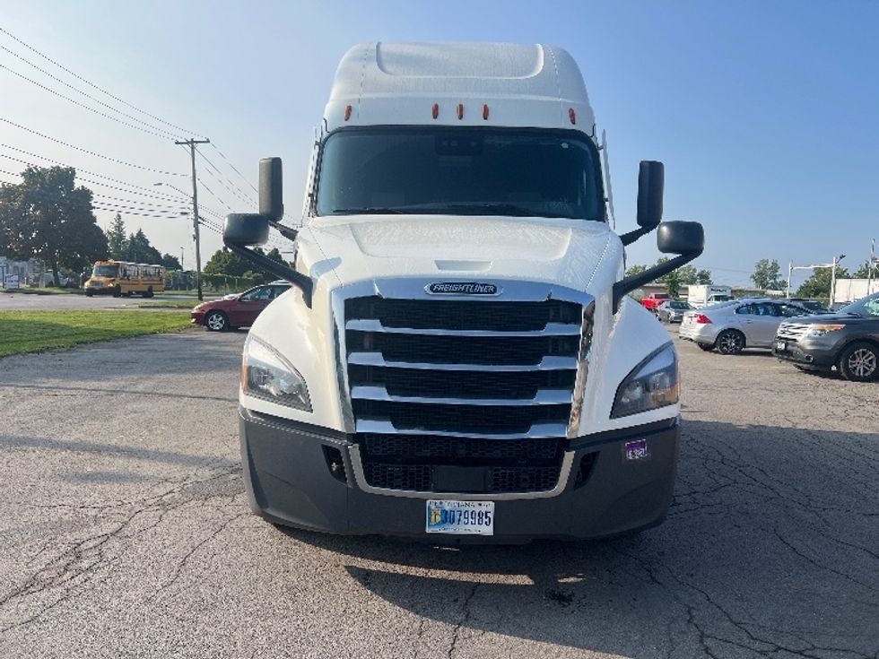 Sleeper Tractor-Heavy Duty Tractors-Freightliner-2021-T12664ST-Rochester-NY-541,770\n\t\tmiles-$ 60,000 - Image 2