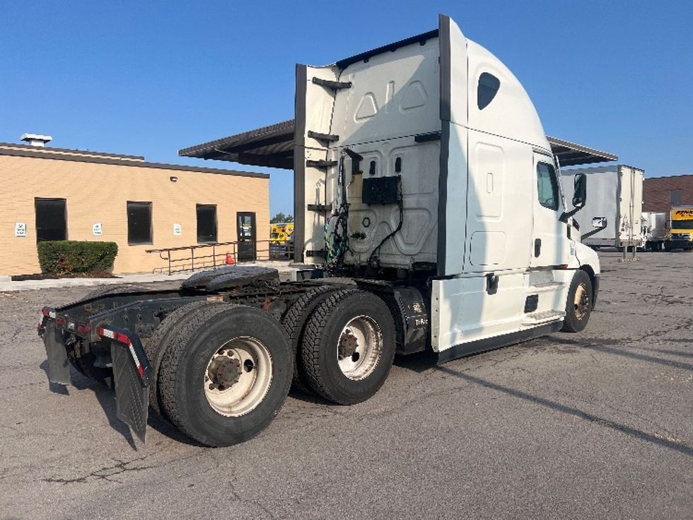 Sleeper Tractor-Heavy Duty Tractors-Freightliner-2021-T12664ST-Rochester-NY-541,770\n\t\tmiles-$ 60,000 - Image 7