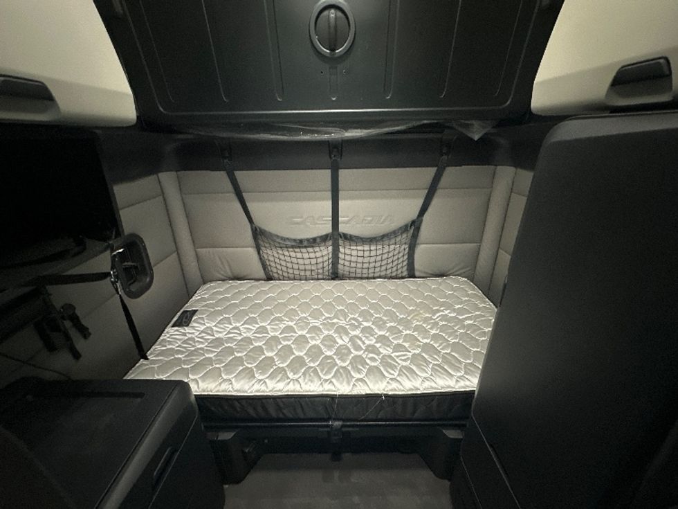 Sleeper Tractor-Heavy Duty Tractors-Freightliner-2021-T12664ST-Rockwall-TX-332,753\n\t\tmiles-$ 86,250 - Image 16