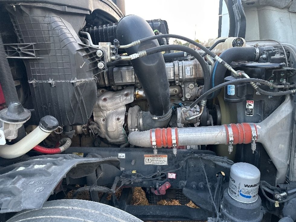 Sleeper Tractor-Heavy Duty Tractors-Freightliner-2021-T12664ST-Rockwall-TX-332,753\n\t\tmiles-$ 86,250 - Image 20