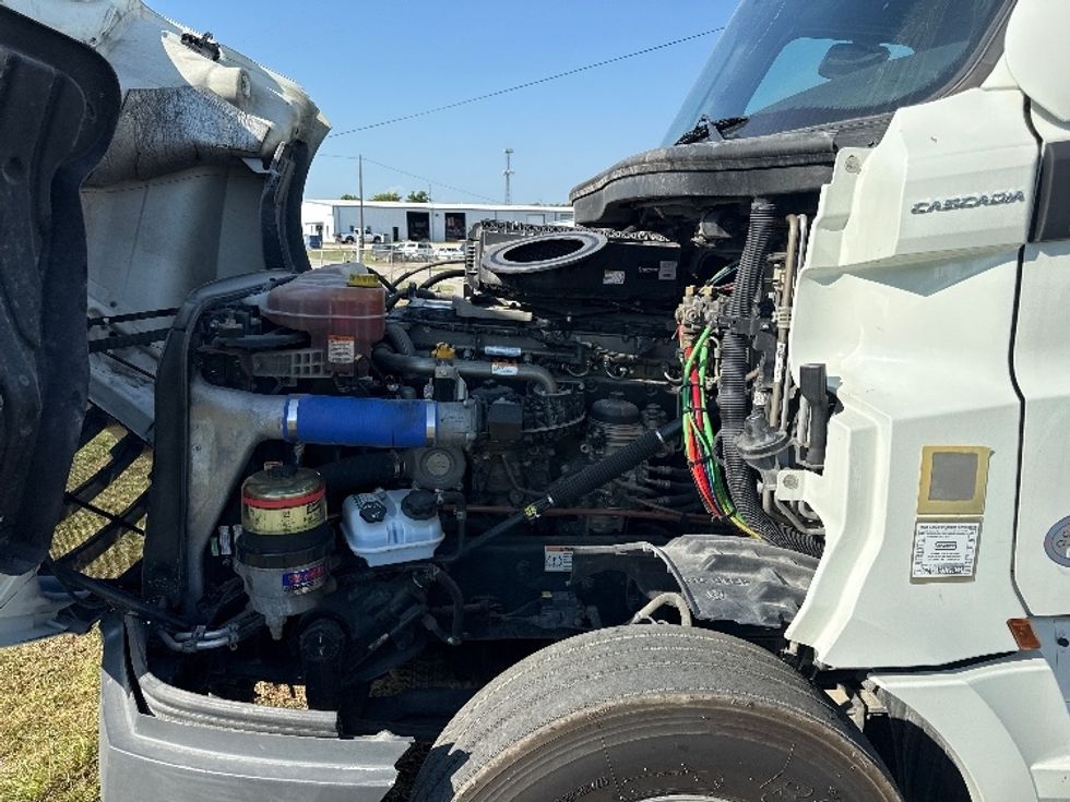 Sleeper Tractor-Heavy Duty Tractors-Freightliner-2021-T12664ST-Rockwall-TX-364,951\n\t\tmiles-$ 84,000 - Image 21