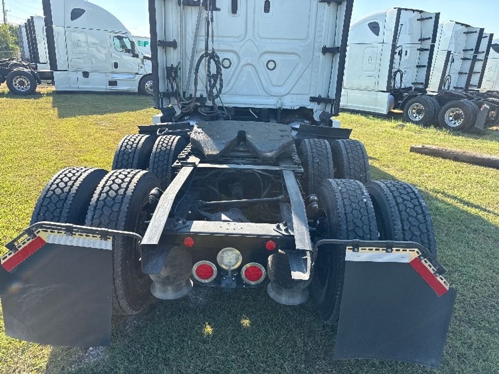 Sleeper Tractor-Heavy Duty Tractors-Freightliner-2021-T12664ST-Rockwall-TX-364,951\n\t\tmiles-$ 84,000 - Image 6