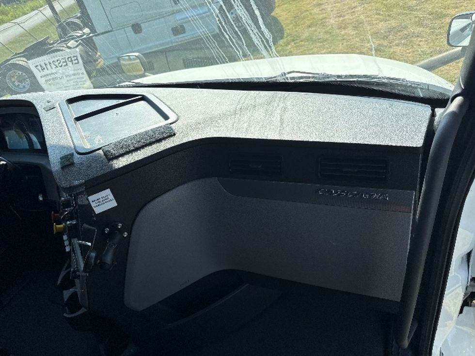 Sleeper Tractor-Heavy Duty Tractors-Freightliner-2021-T12664ST-Rockwall-TX-380,465\n\t\tmiles-$ 82,500 - Image 14