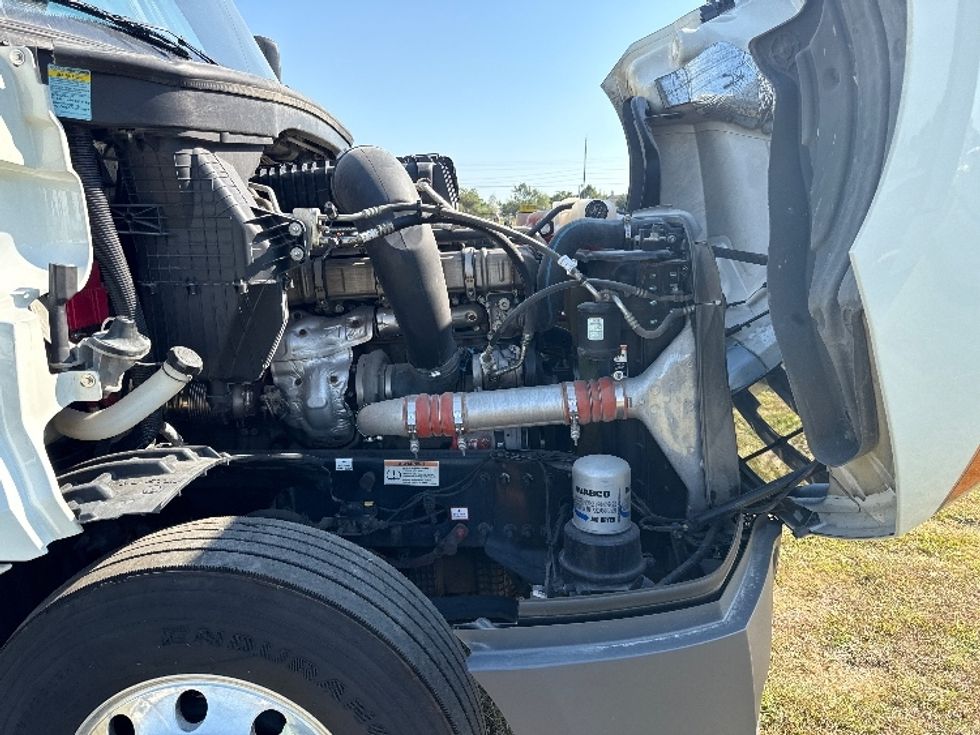 Sleeper Tractor-Heavy Duty Tractors-Freightliner-2021-T12664ST-Rockwall-TX-380,465\n\t\tmiles-$ 82,500 - Image 20