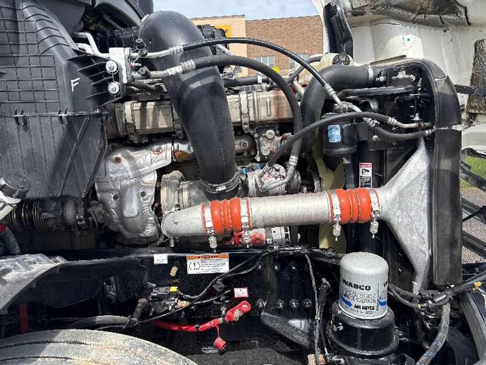 Sleeper Tractor-Heavy Duty Tractors-Freightliner-2021-T12664ST-Rockwall-TX-399,165\n\t\tmiles-$ 81,250 - Image 20