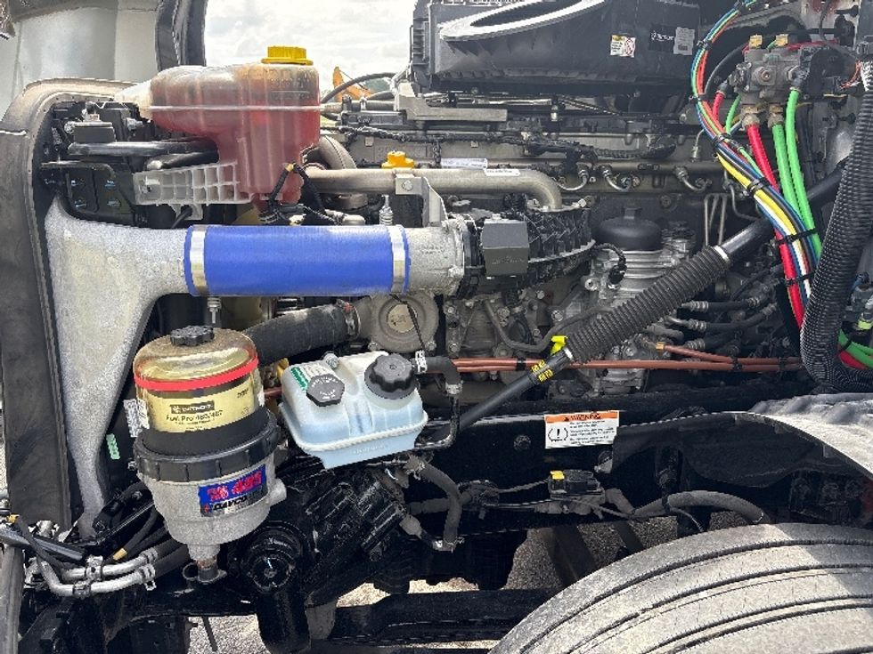 Sleeper Tractor-Heavy Duty Tractors-Freightliner-2021-T12664ST-Rockwall-TX-399,165\n\t\tmiles-$ 81,250 - Image 21