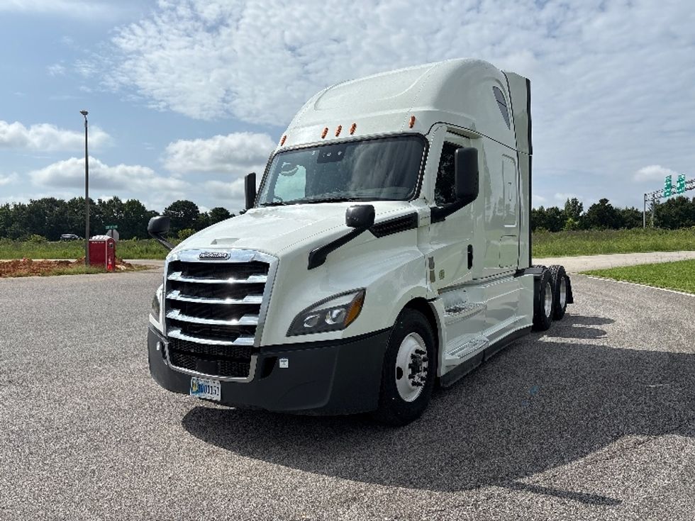 Sleeper Tractor-Heavy Duty Tractors-Freightliner-2021-T12664ST-Rockwall-TX-399,165\n\t\tmiles-$ 81,250 - Image 3