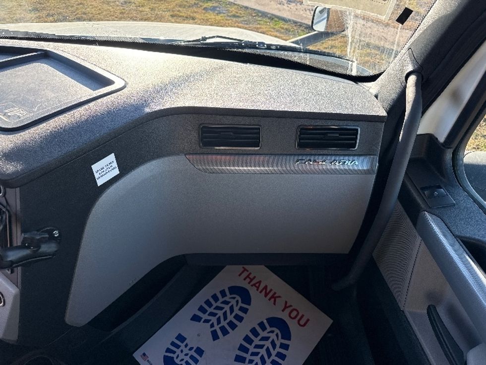 Sleeper Tractor-Heavy Duty Tractors-Freightliner-2021-T12664ST-Rockwall-TX-404,501\n\t\tmiles-$ 74,750 - Image 14