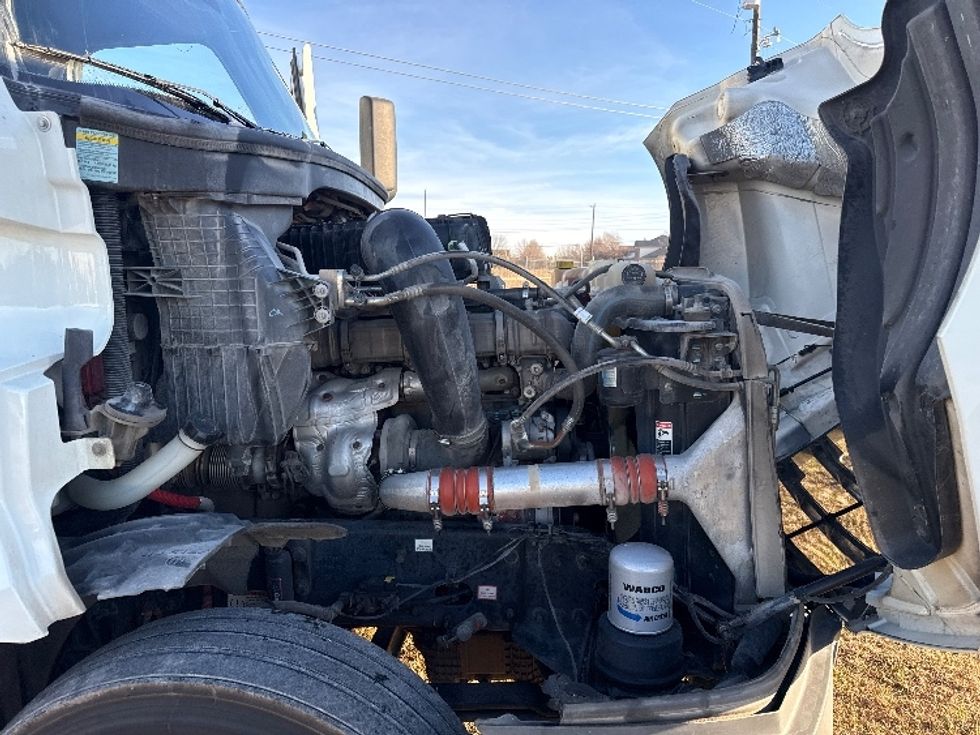 Sleeper Tractor-Heavy Duty Tractors-Freightliner-2021-T12664ST-Rockwall-TX-404,501\n\t\tmiles-$ 74,750 - Image 20