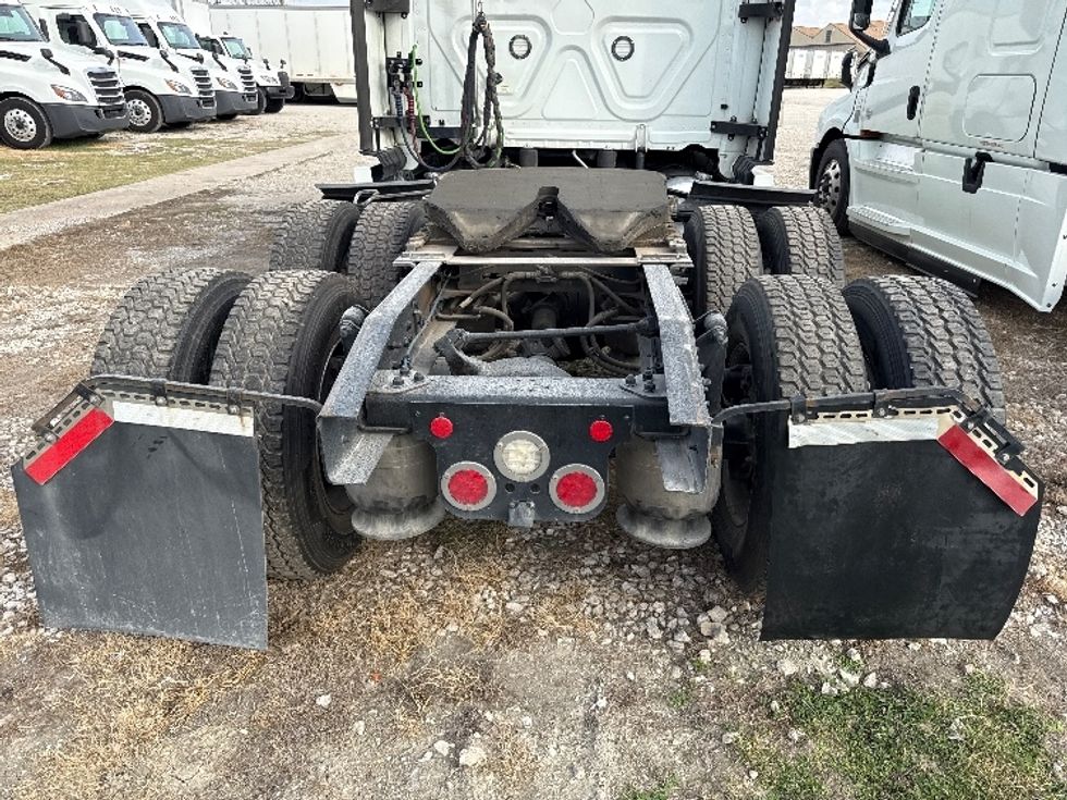 Sleeper Tractor-Heavy Duty Tractors-Freightliner-2021-T12664ST-Rockwall-TX-404,501\n\t\tmiles-$ 74,750 - Image 6