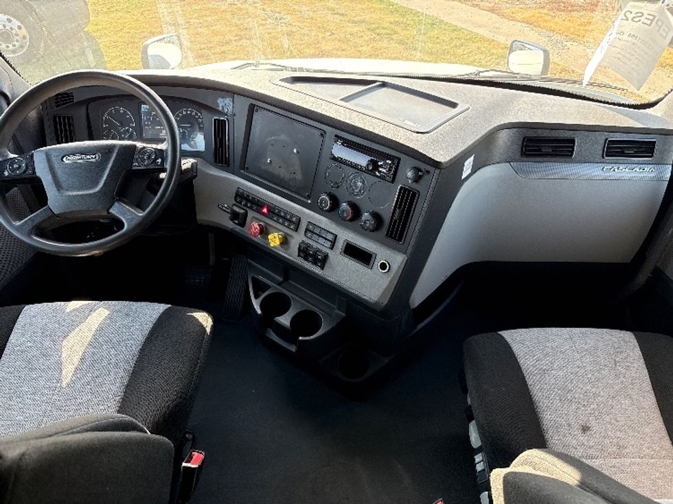 Sleeper Tractor-Heavy Duty Tractors-Freightliner-2021-T12664ST-Rockwall-TX-408,202\n\t\tmiles-$ 80,250 - Image 12