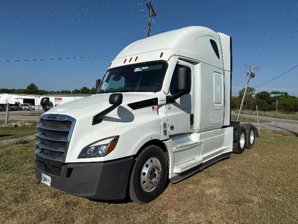 Sleeper Tractor-Heavy Duty Tractors-Freightliner-2021-T12664ST-Rockwall-TX-408,202\n\t\tmiles-$ 80,250 - Image 3
