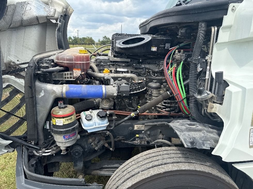 Sleeper Tractor-Heavy Duty Tractors-Freightliner-2021-T12664ST-Rockwall-TX-409,663\n\t\tmiles-$ 80,000 - Image 21