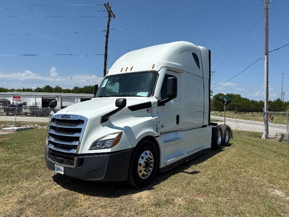 Sleeper Tractor-Heavy Duty Tractors-Freightliner-2021-T12664ST-Rockwall-TX-415,008\n\t\tmiles-$ 79,500 - Image 3